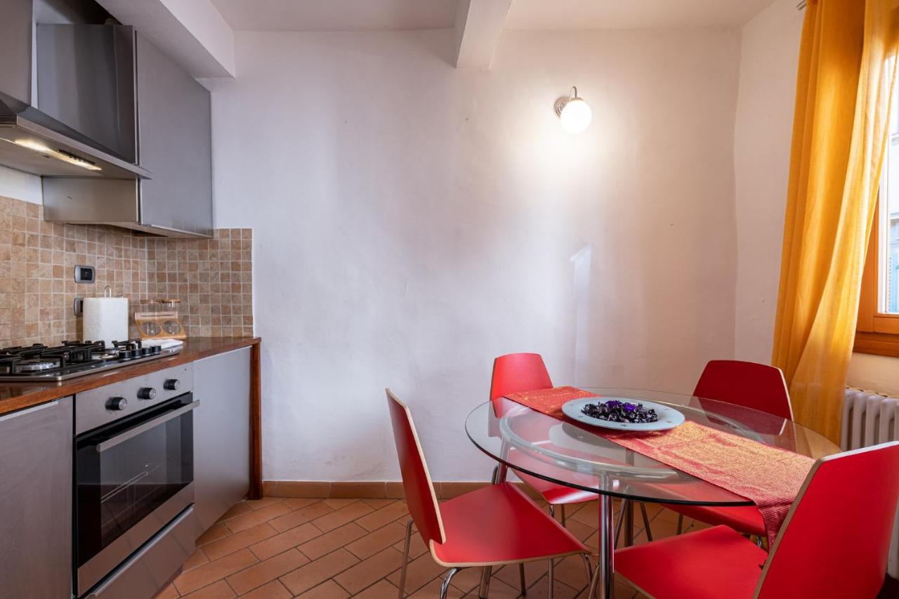 Sant'ambrogio Colorful Apartment